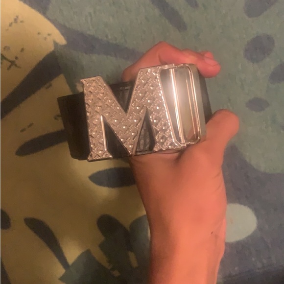 MCM reversible belt size medium - Picture 3 of 5